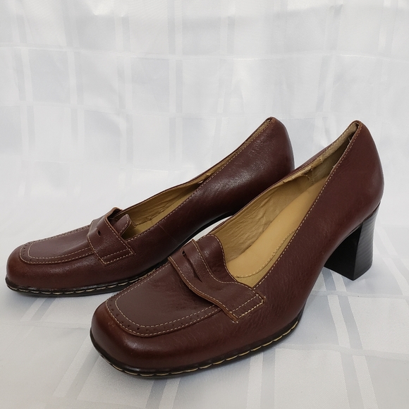 Solos Women's Wedge Dress Shoe